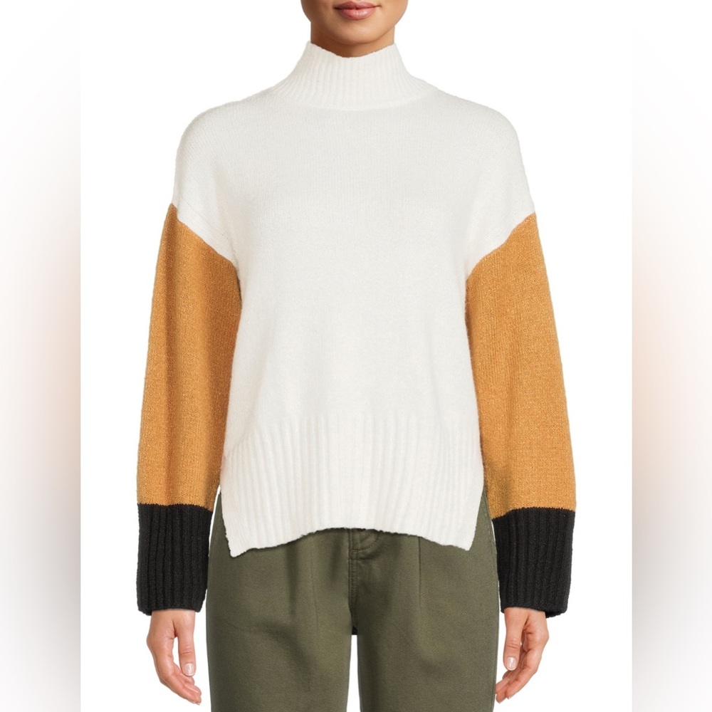 Time and Tru Ribbed Knit Sweater in Cream and Black